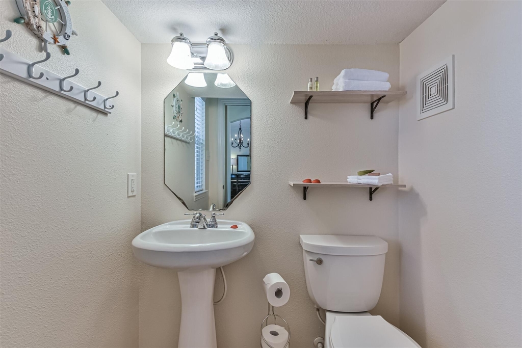 1815 28th Street - Photo 10