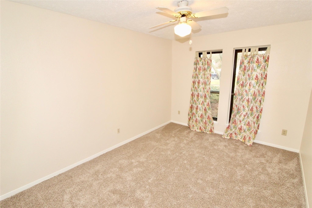 3146 Wagon Trail Drive - Photo 8