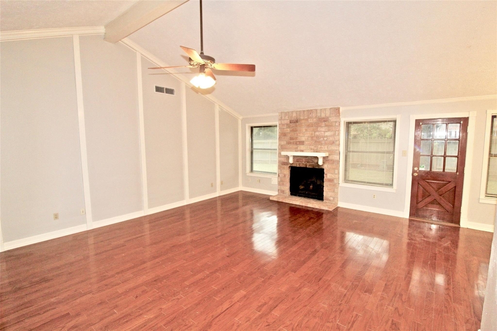 3146 Wagon Trail Drive - Photo 2