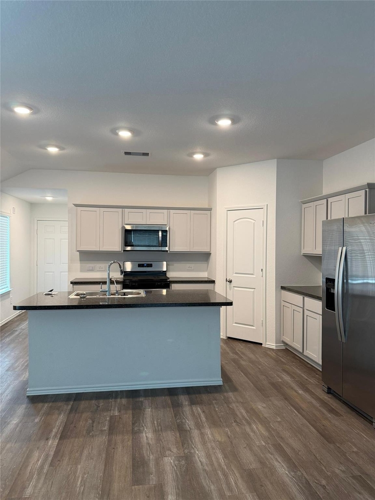 6007 Diamond Vista Court - Photo 2