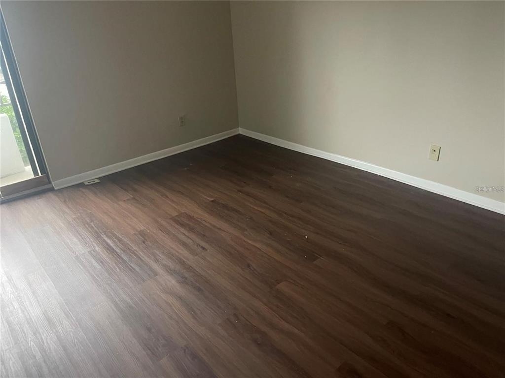 851 Bayway Boulevard - Photo 18