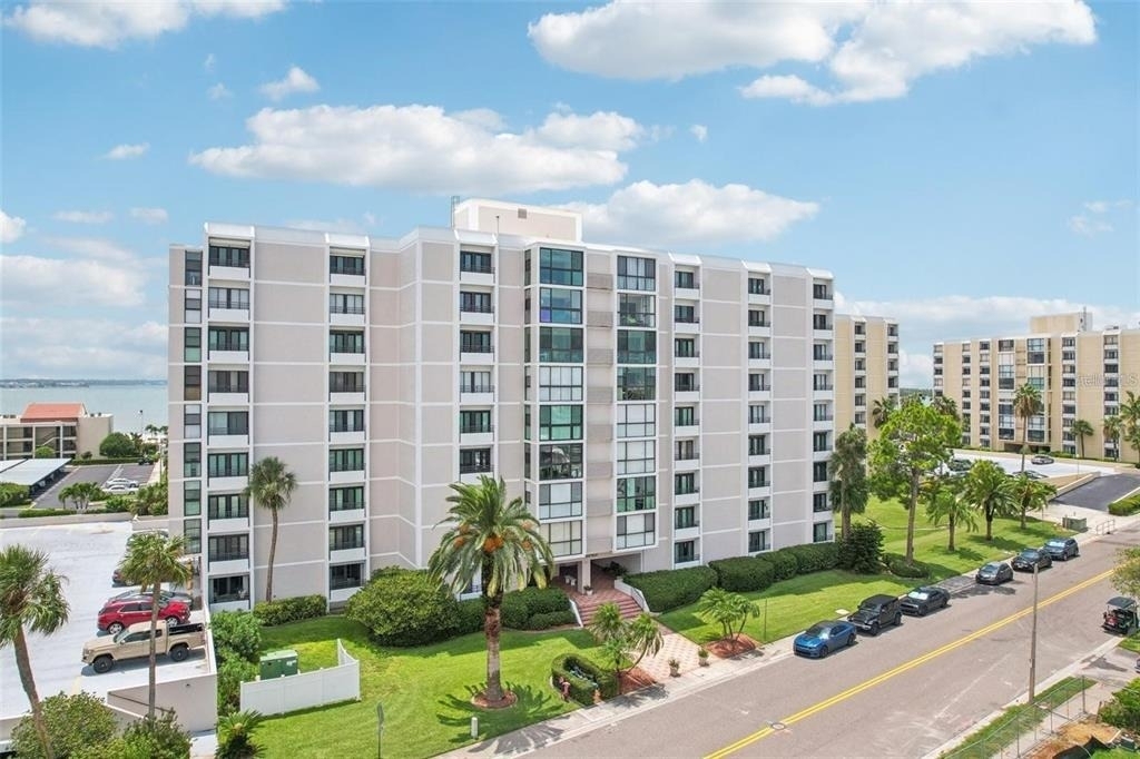 851 Bayway Boulevard - Photo 1