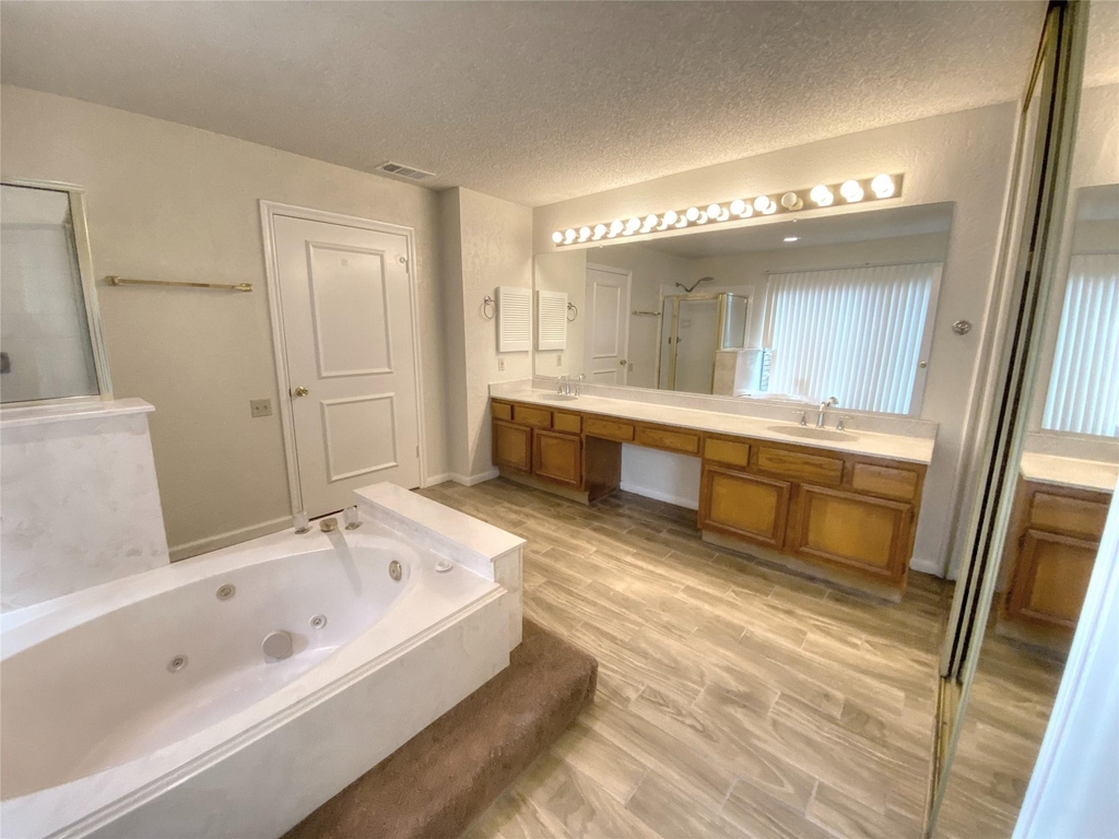 14818 Chetland Place Drive - Photo 10