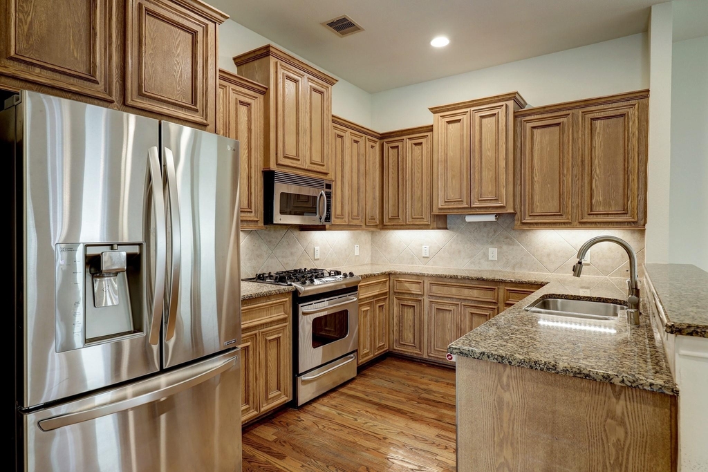 5322 Nett Street - Photo 0