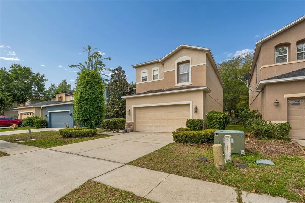 2401 Silvermoss Drive - Photo 2