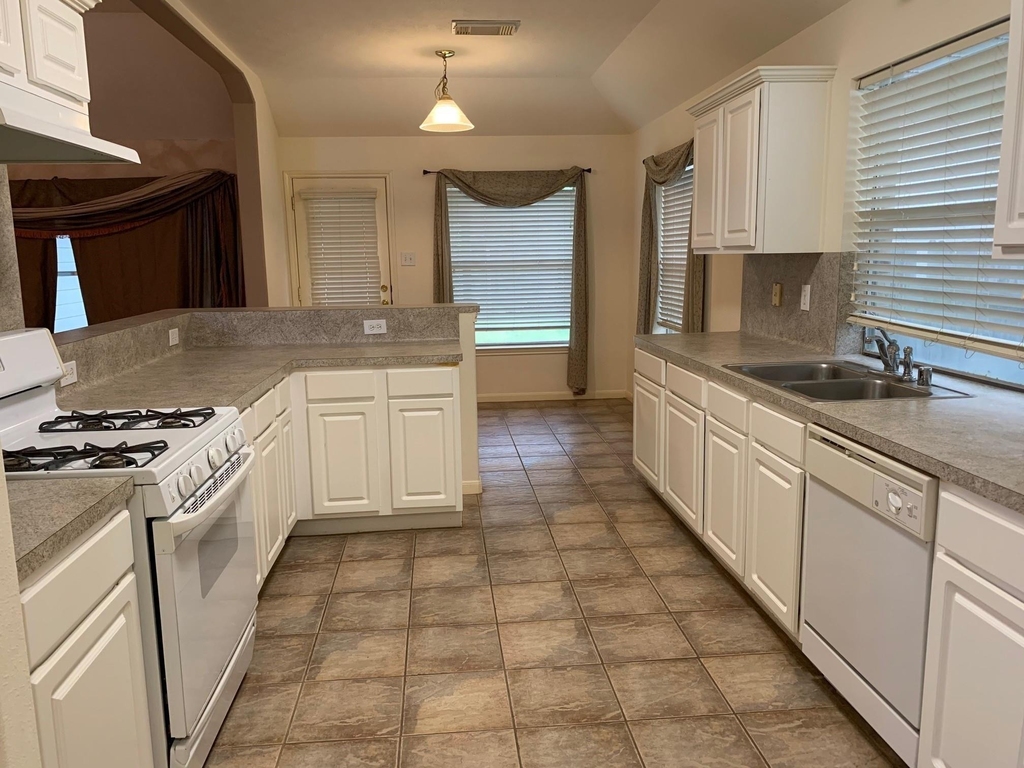 12918 Stratford Mill Lane - Photo 7