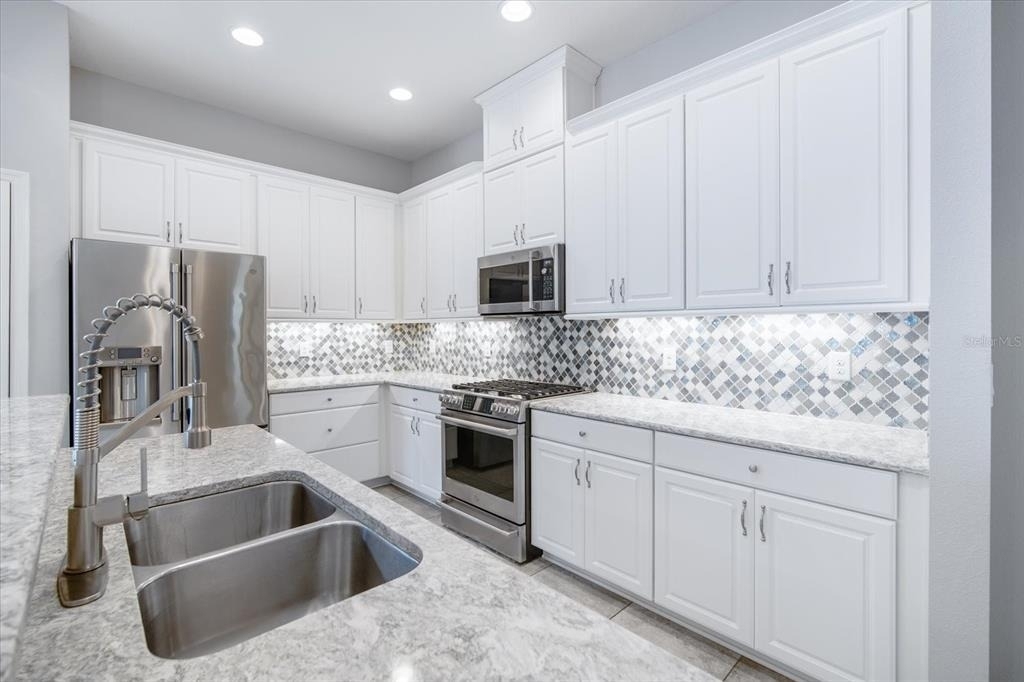 6523 Watson Road - Photo 6