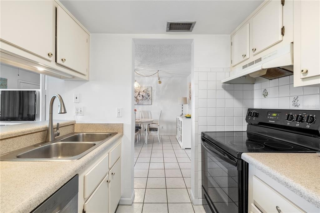 2525 W Bay Drive - Photo 15