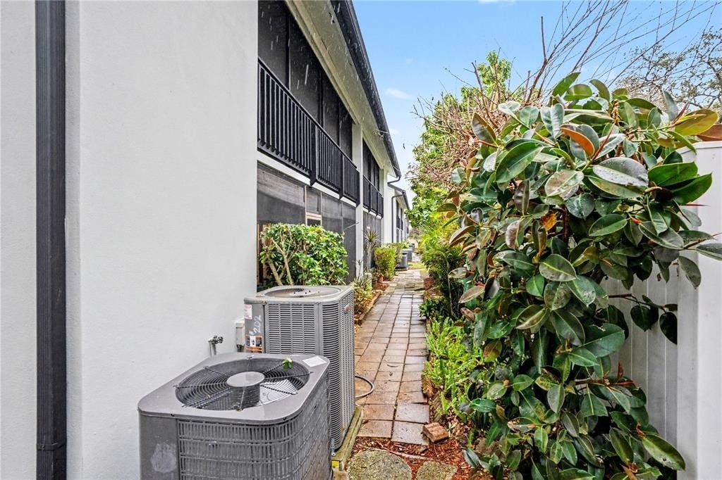 9802 Lombard Court - Photo 24