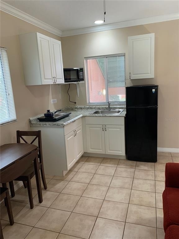 2777 N Poinciana Boulevard - Photo 2