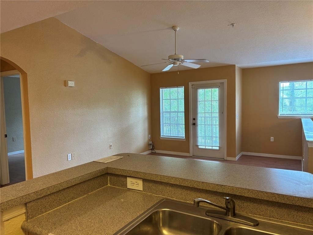 7411 Vista Way - Photo 4