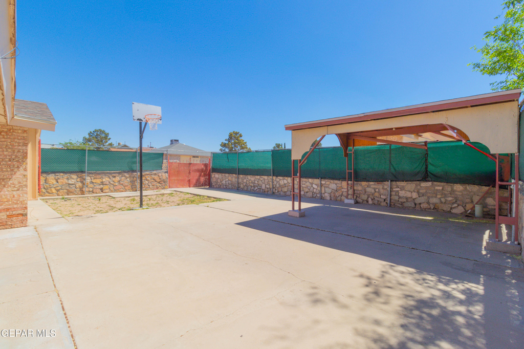 12056 Bellows Court - Photo 32