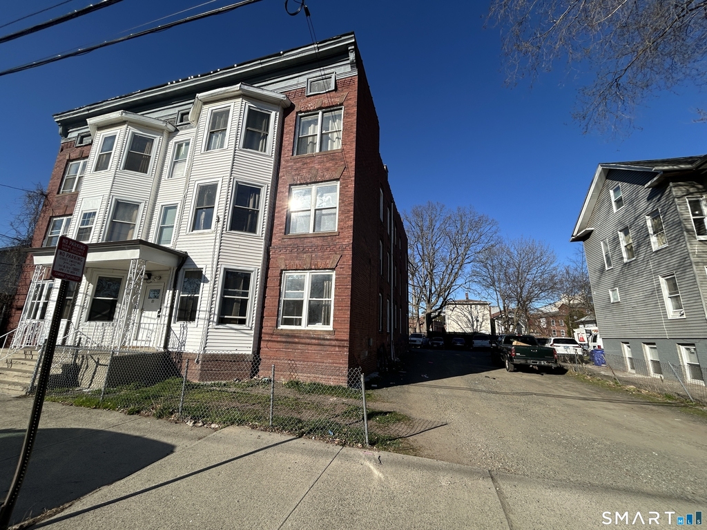 83 Hallock Street - Photo 3