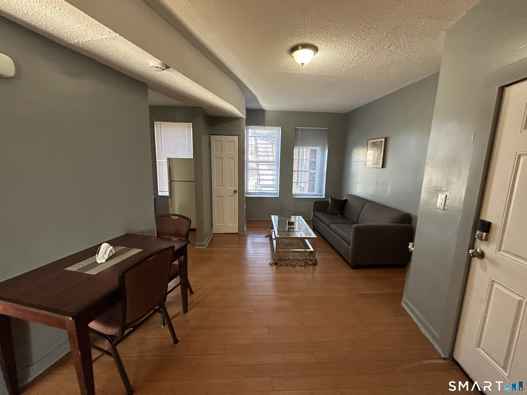 83 Hallock Street - Photo 2