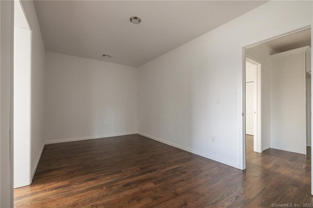 340 Pleasantview Avenue - Photo 5