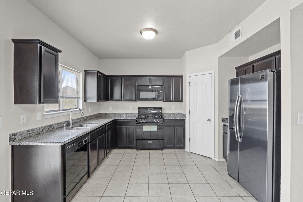 2240 Decamp Point Place - Photo 14