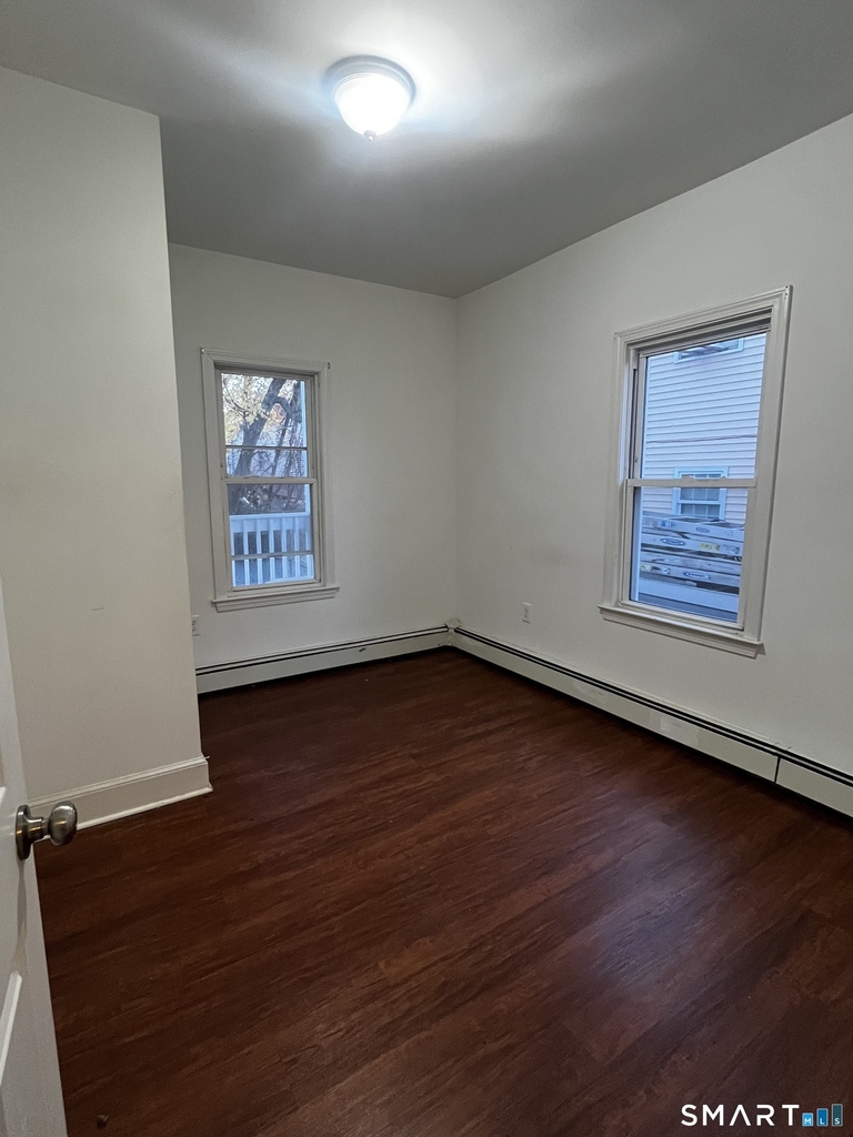 109-111 Park Terrace - Photo 1