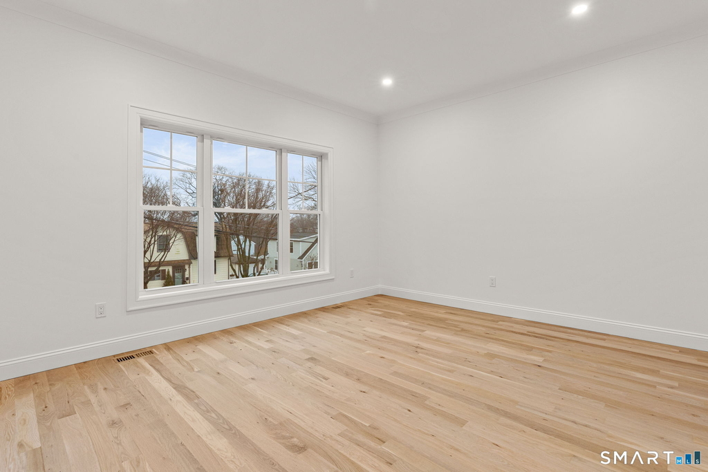 108 New England Avenue - Photo 10