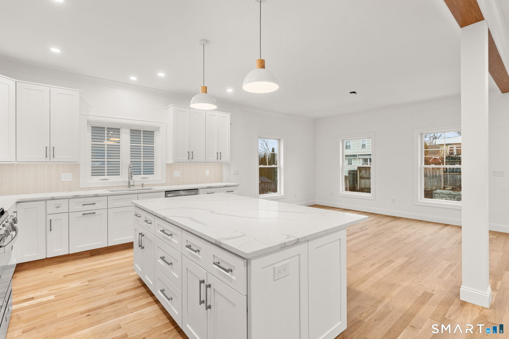 108 New England Avenue - Photo 3