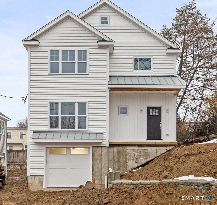 108 New England Avenue - Photo 0