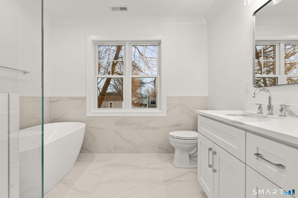108 New England Avenue - Photo 8