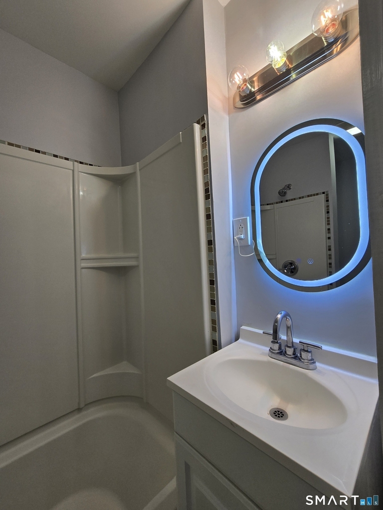 38 Beverly Avenue - Photo 8