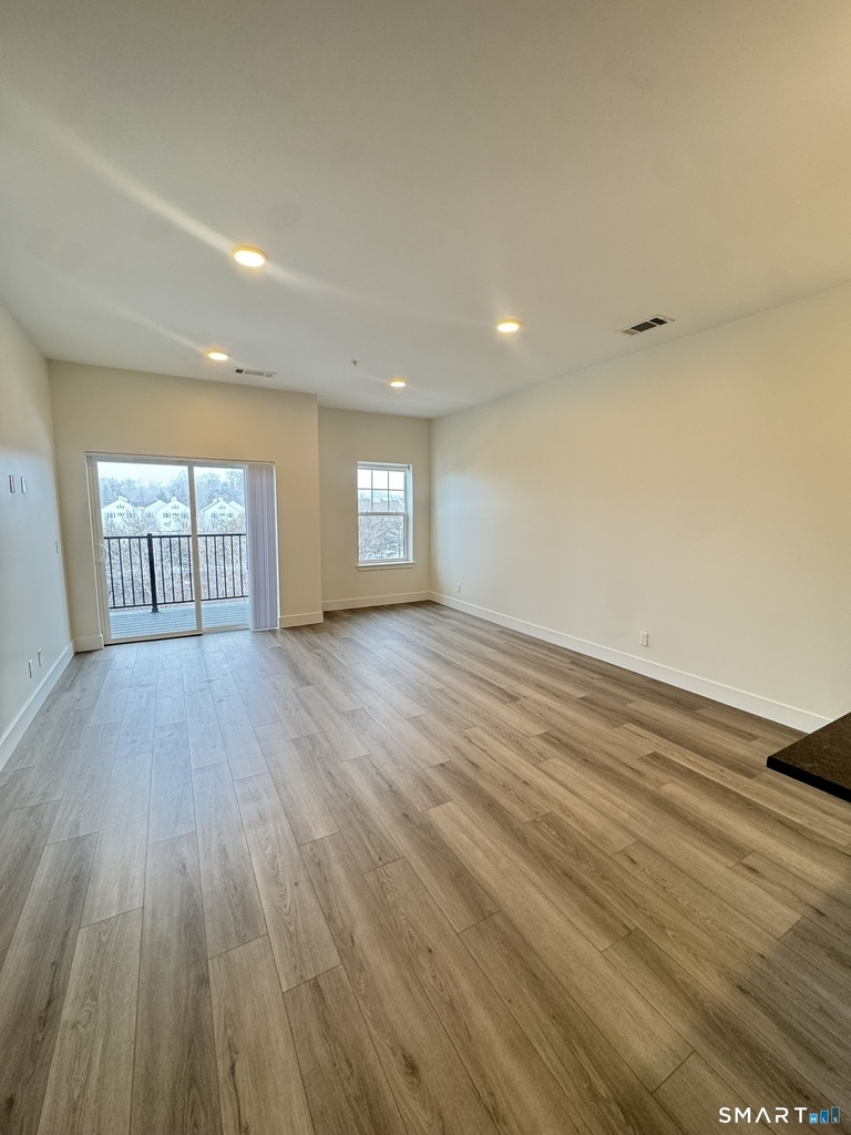 414 Berlin Turnpike - Photo 2