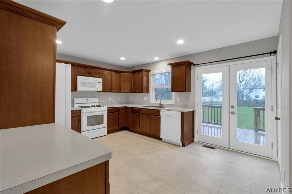 940 Reserve Road - Photo 9