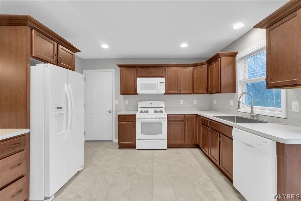 940 Reserve Road - Photo 10