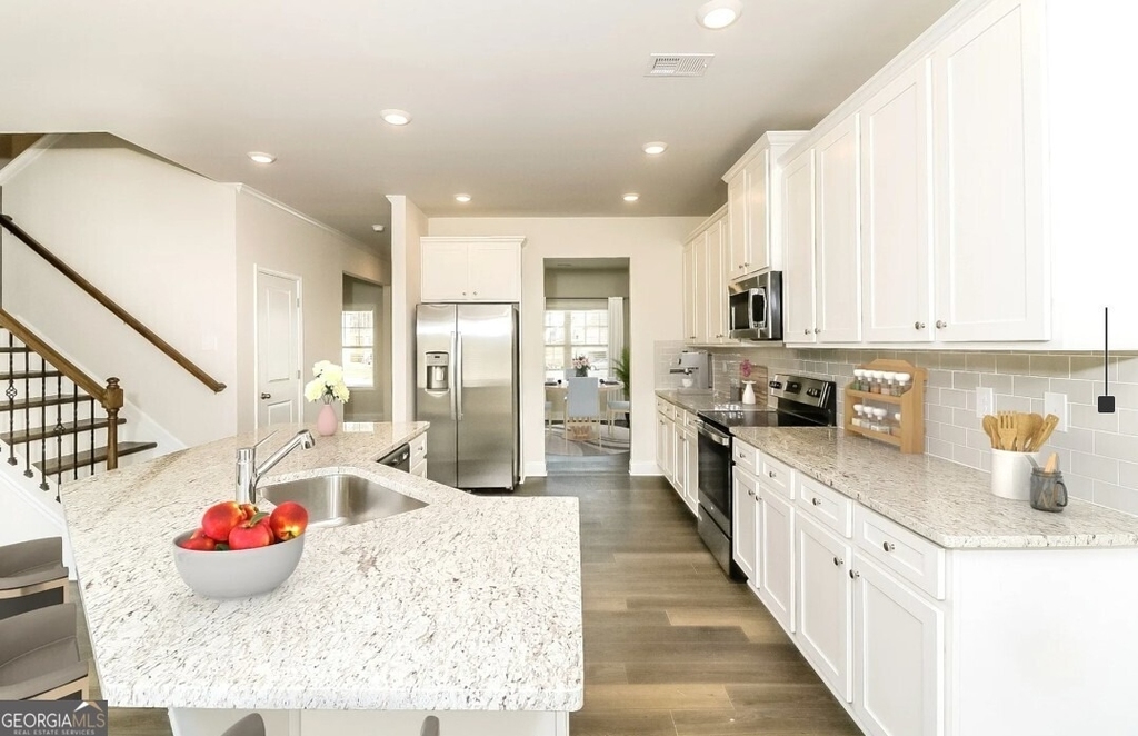 24 Creekwater Drive - Photo 2