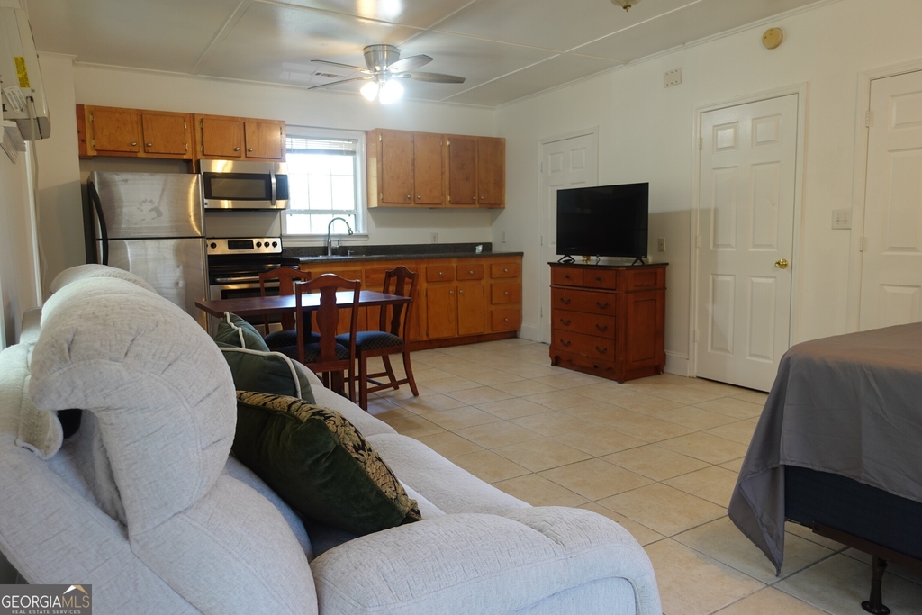 5225 Covington Highway - Photo 0
