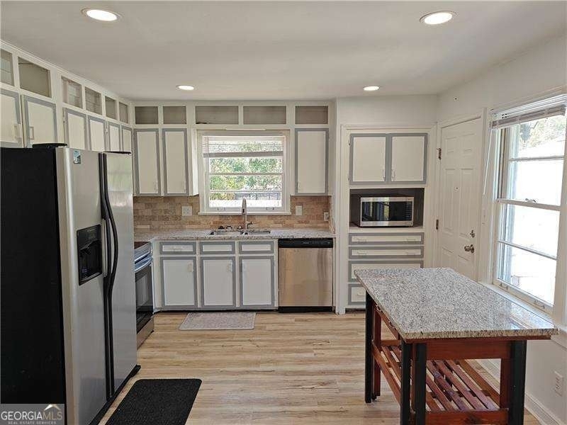 810 Wesleyan Drive - Photo 2