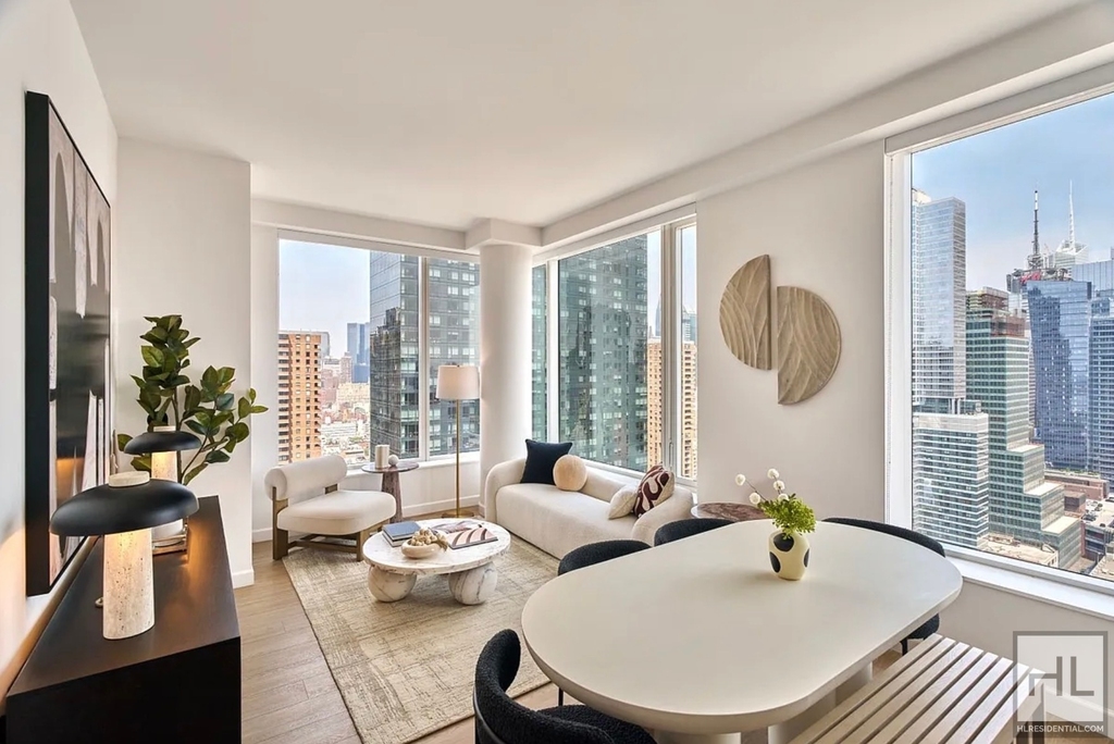 10th Avenue - Photo 0
