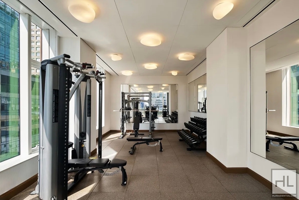 10th Avenue - Photo 14