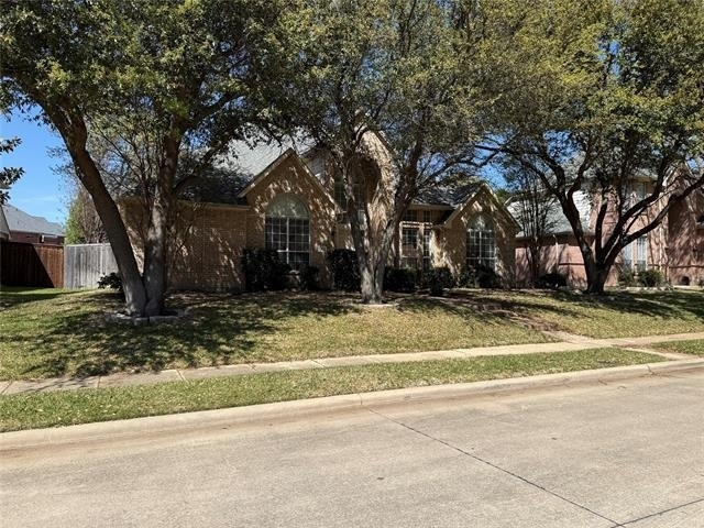 4513 Saint James Drive - Photo 2