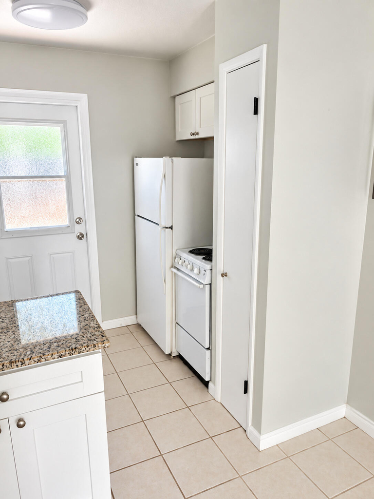 1129 Ne 17th Terrace - Photo 7