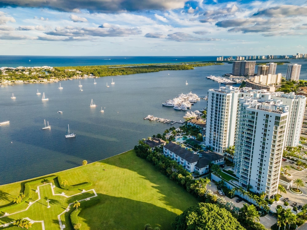 1 Water Club Way - Photo 0