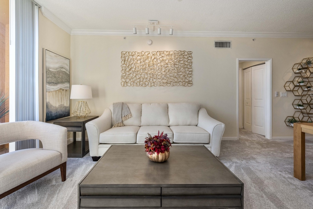 651 Okeechobee Boulevard - Photo 3