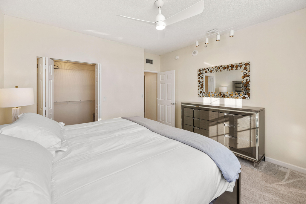 651 Okeechobee Boulevard - Photo 10