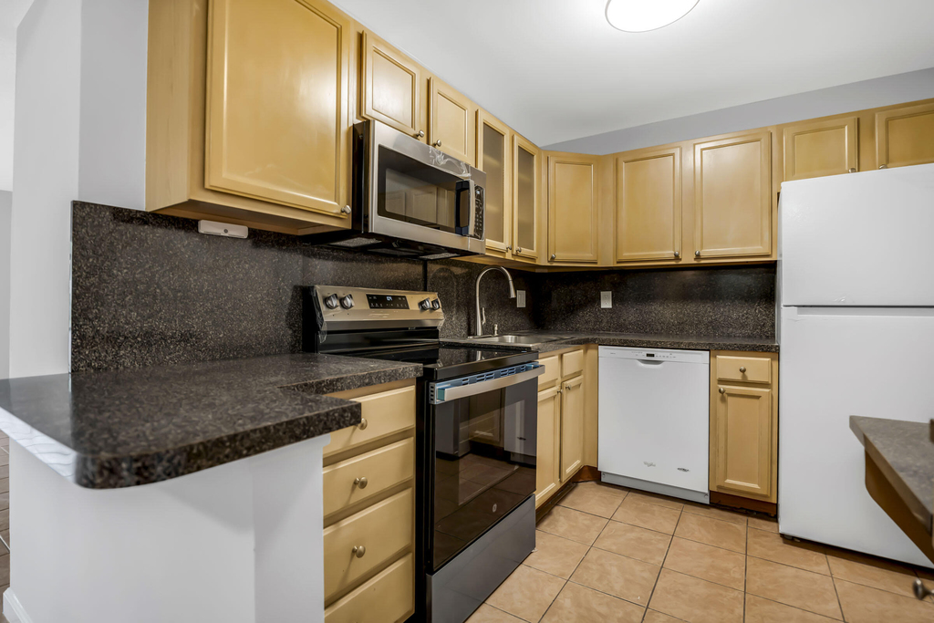 490 Nw 20th Street - Photo 2