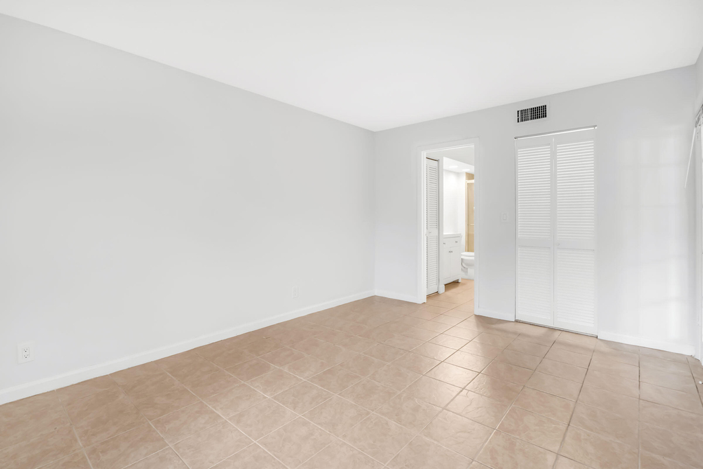 490 Nw 20th Street - Photo 9