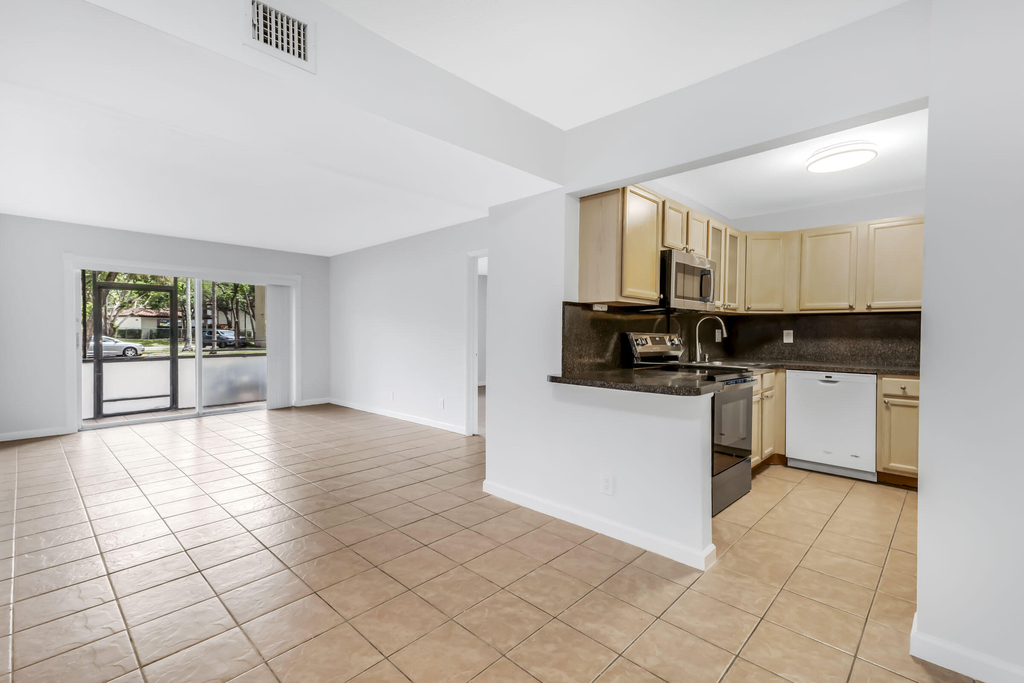 490 Nw 20th Street - Photo 1