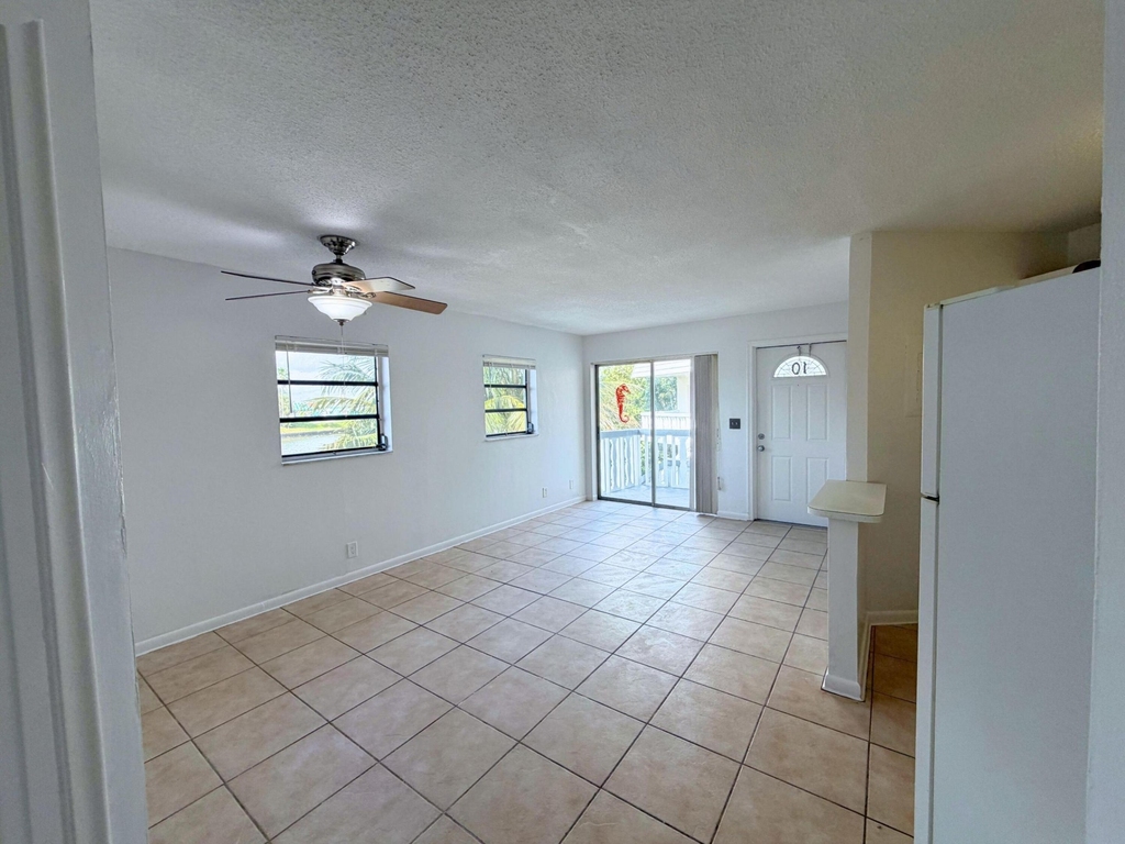 519 W Kalmia Drive - Photo 9