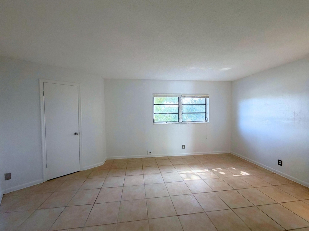 519 W Kalmia Drive - Photo 13