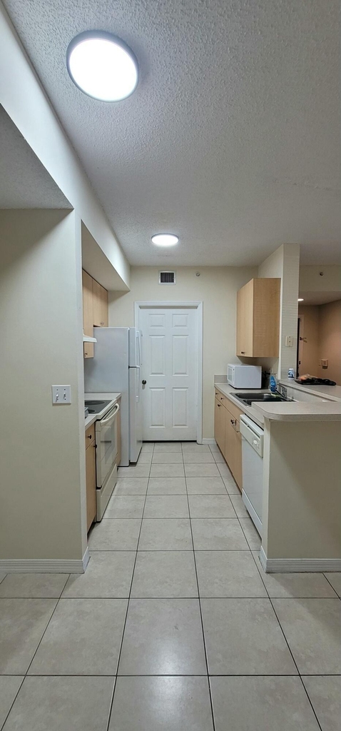 5032 Lantana Road - Photo 2