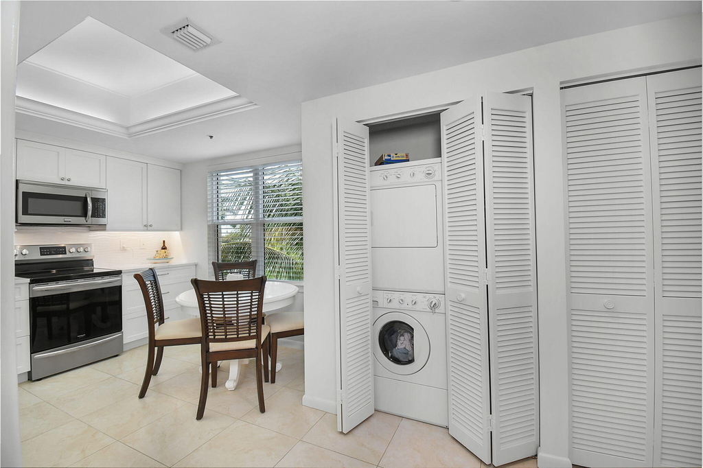 221 Ne Plantation Road - Photo 18