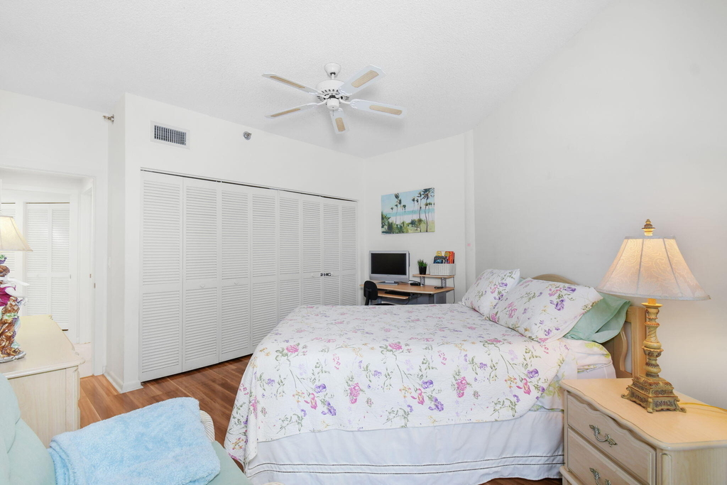 221 Ne Plantation Road - Photo 27