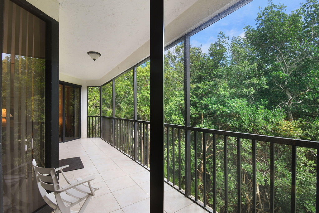 221 Ne Plantation Road - Photo 23