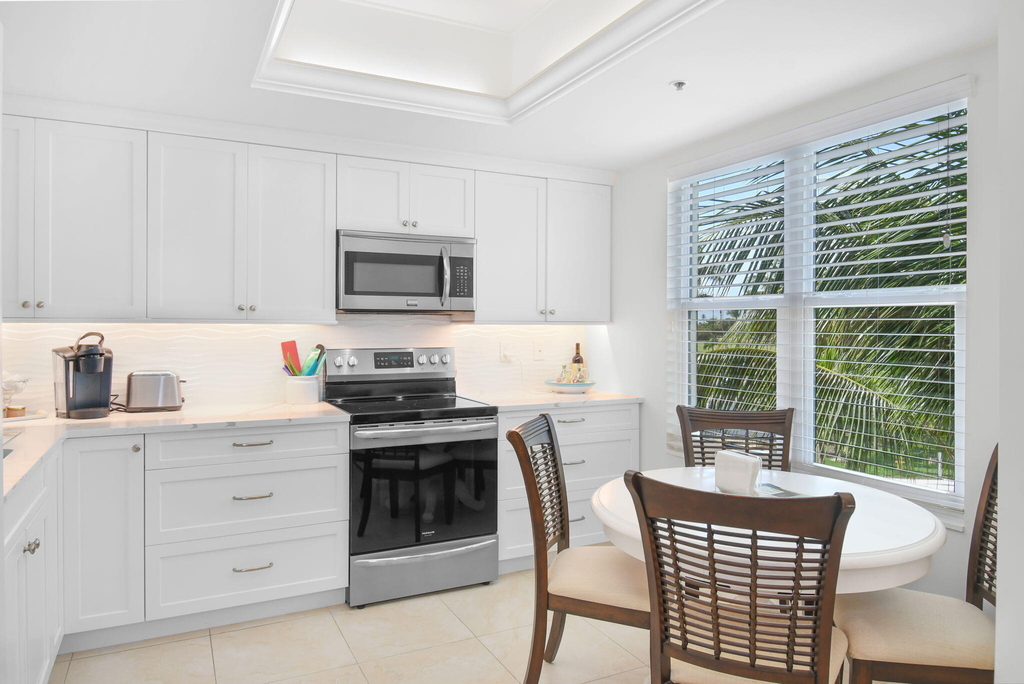 221 Ne Plantation Road - Photo 16