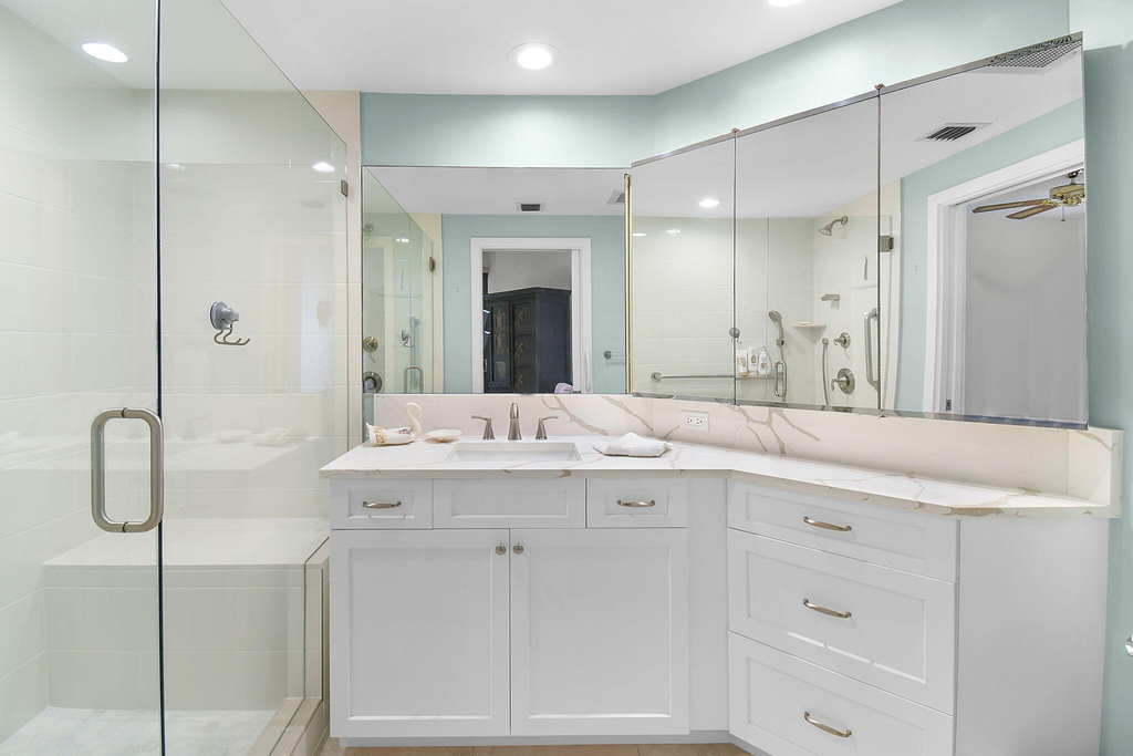 221 Ne Plantation Road - Photo 24